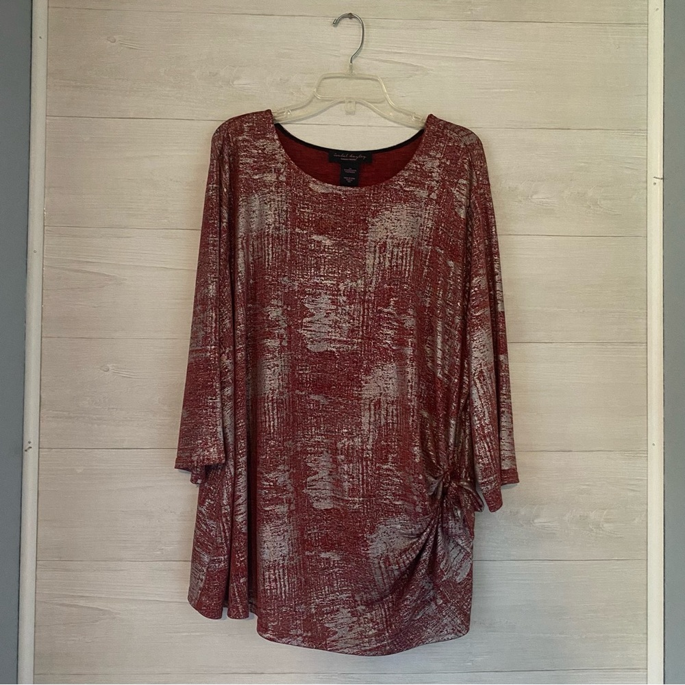 Isabel Hayley Women's Top Stretch Red Metallic Silver Bow Sz 3X Plus Size